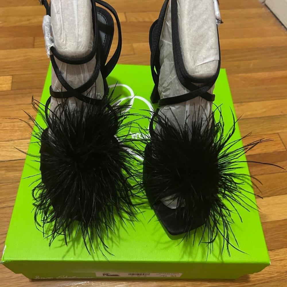 Sam Edelman Black Layton Feather Strappy Heel Size 7.5 NWT
